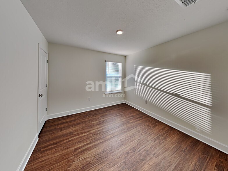 Building Photo - 29640 Passerine Ct