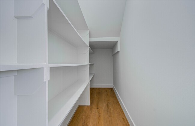 Building Photo - 1506 McKee St