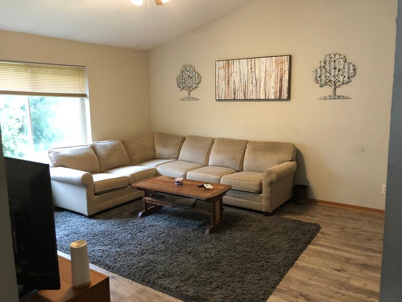Spacious Living Room - 227 E Mill St