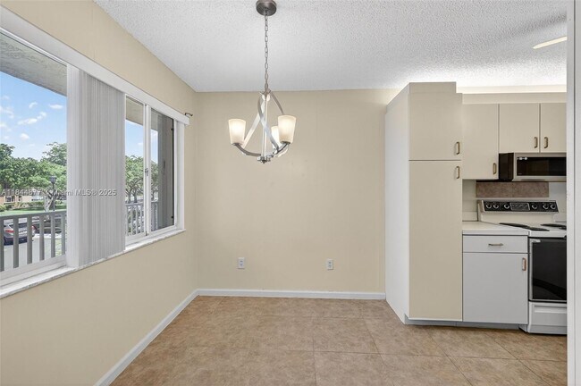 Building Photo - 7214 S Devon Dr