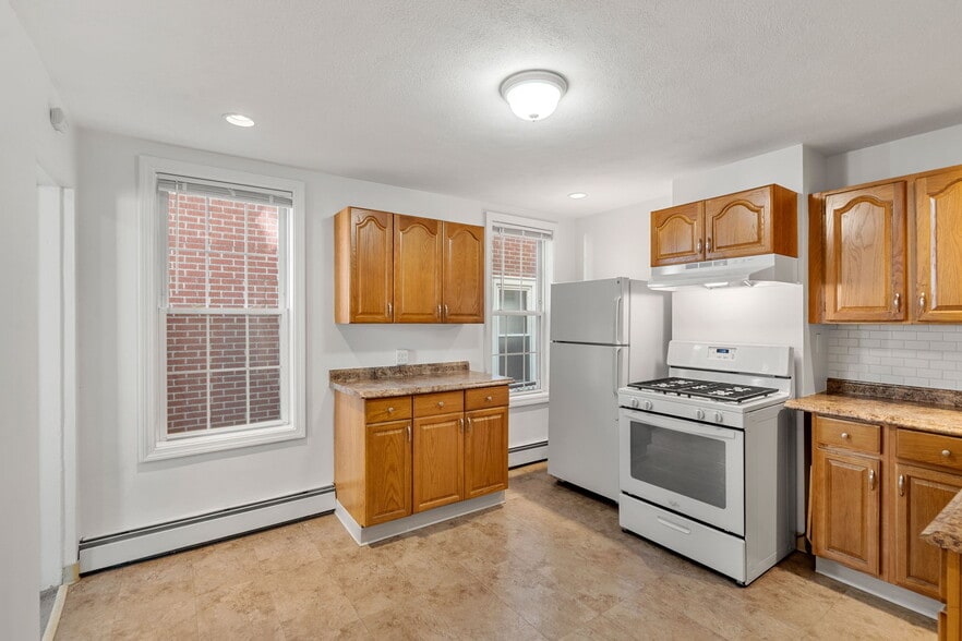 Primary Photo - 54 H St