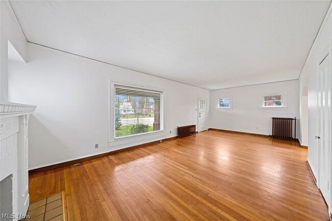 Building Photo - 3850 Mayfield Rd
