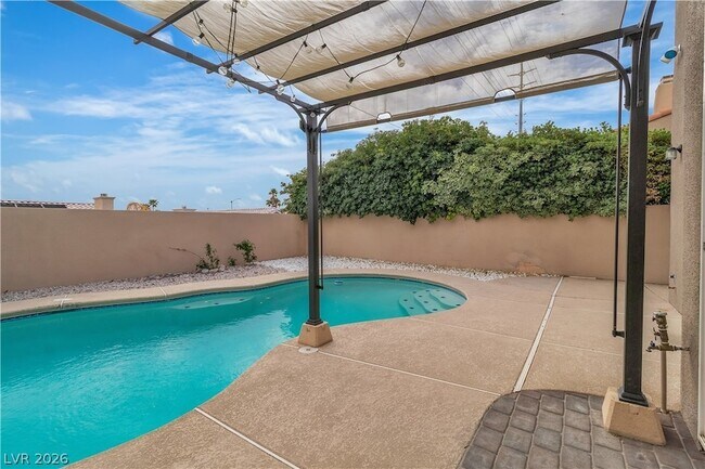 Building Photo - 1712 Estrella St