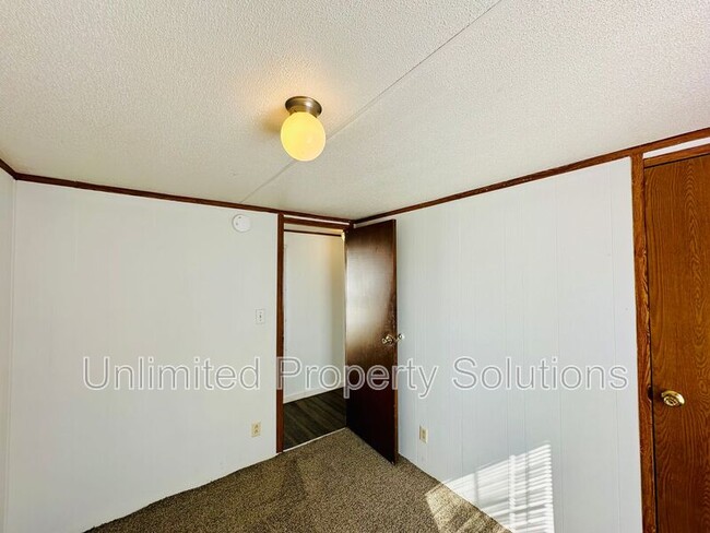 Building Photo - 120 Zack Cir