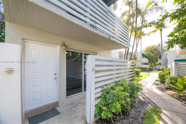 Building Photo - 565 NW 97th Ave