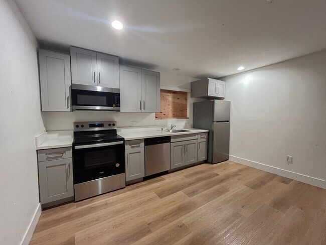 Interior Photo - 610 N Soto St