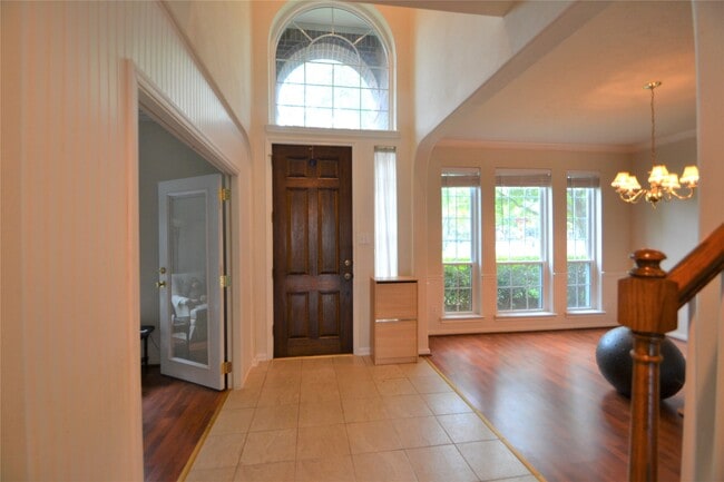 Building Photo - 12110 Laurel Ct
