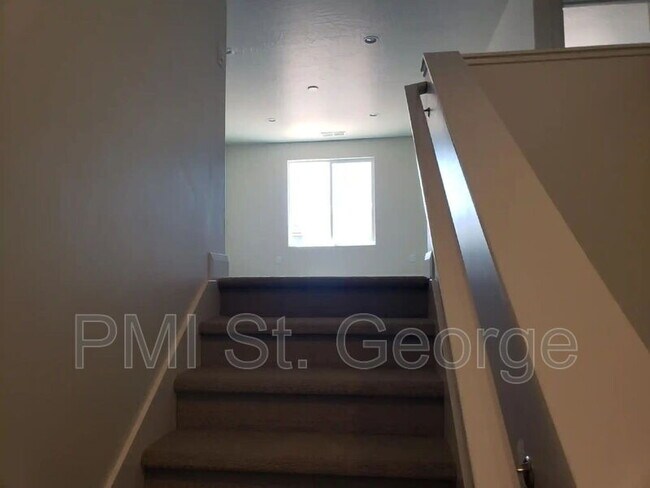 Building Photo - 3226 E 2390 S