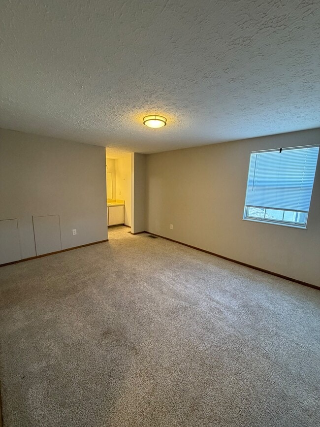 Building Photo - 1762 Queensbridge Dr