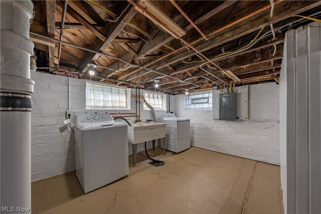 Building Photo - 1474 Middleton Rd