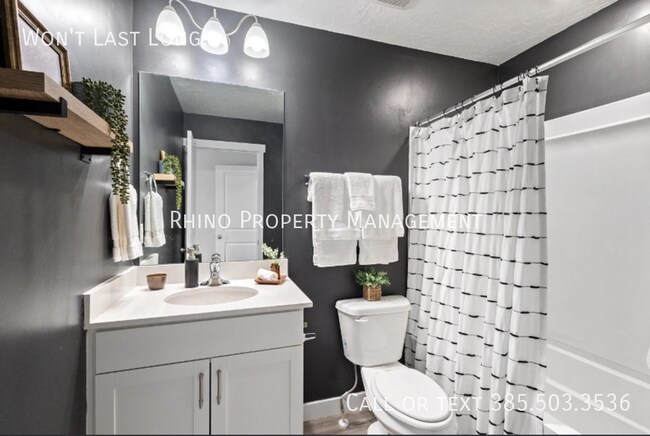 Building Photo - 1092 E Vessel Ct