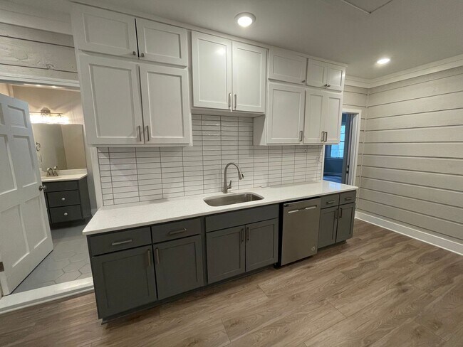 Building Photo - Executive Rental in Horseleg Creek- $3,295