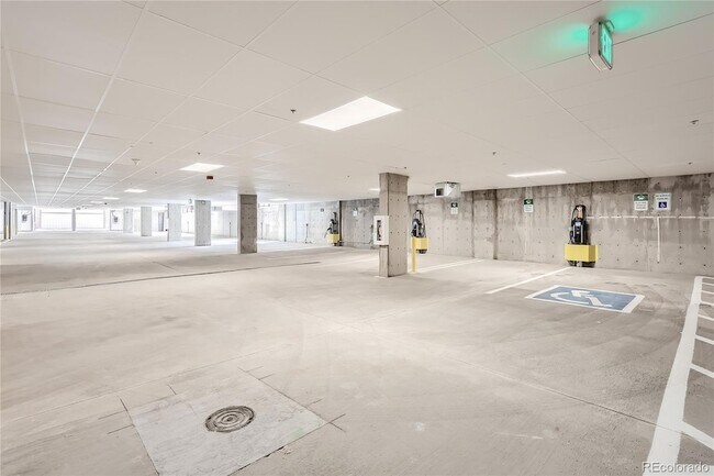 Building Photo - 4900 W 29th Ave