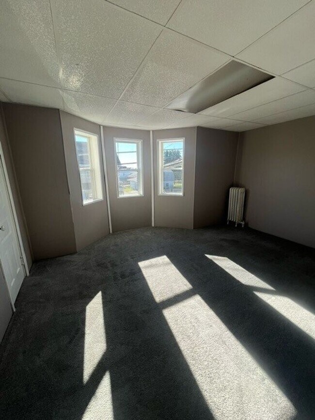 Building Photo - 3 Bed 1 bath home