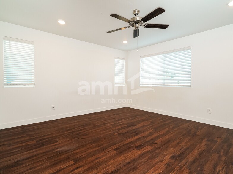 Building Photo - 7632 Verona Lp SW