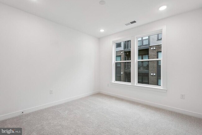 Building Photo - 21731 Dovekie Ter