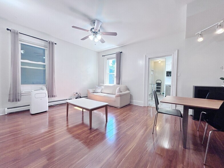 Building Photo - 173 Pleasant St