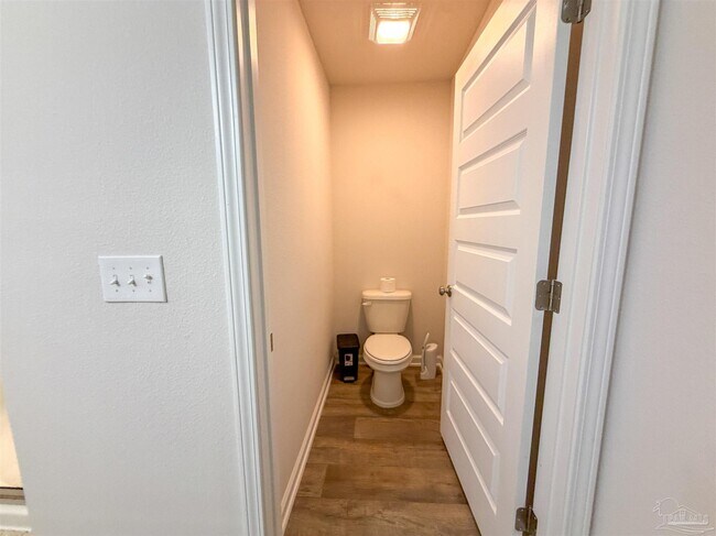 Building Photo - 5469 Merlin