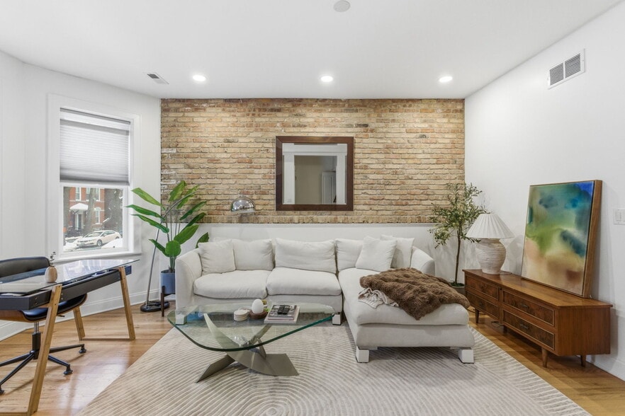 Building Photo - 2228 N Seeley Ave