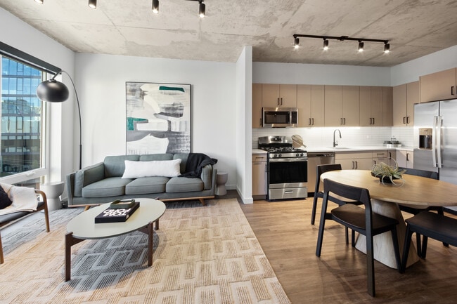 Building Photo - 411 W Chicago Ave