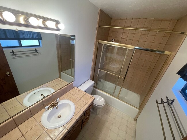 Building Photo - Spacious 3 Bedroom 2 Bathroom in Big Bear Lake