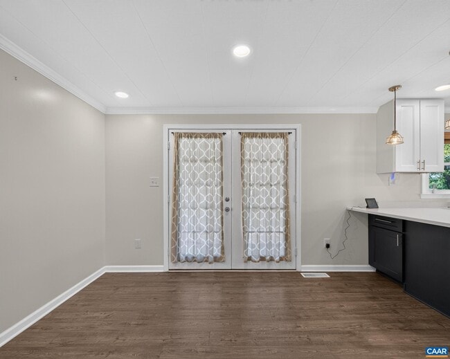 Building Photo - 625 S Spotswood Trail
