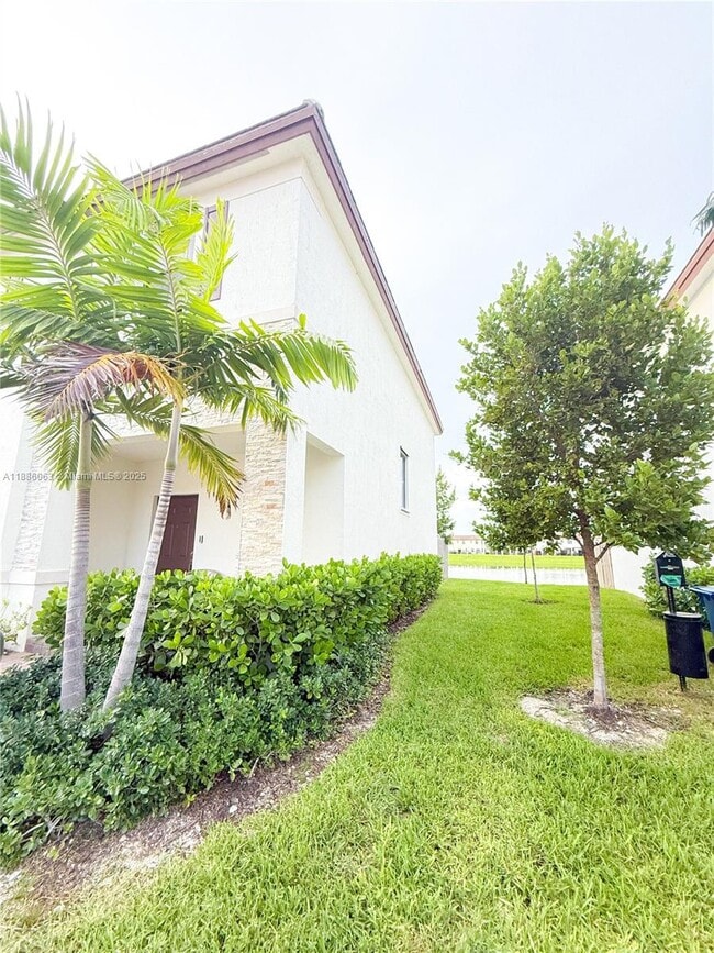Building Photo - 10095 SW 231st Ln