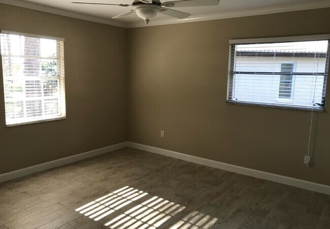 Building Photo - 418 Courbet Dr
