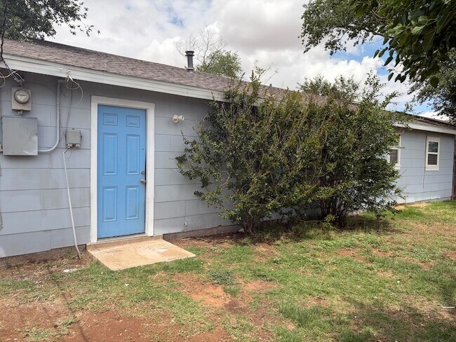 Building Photo - 2726 E Colgate St