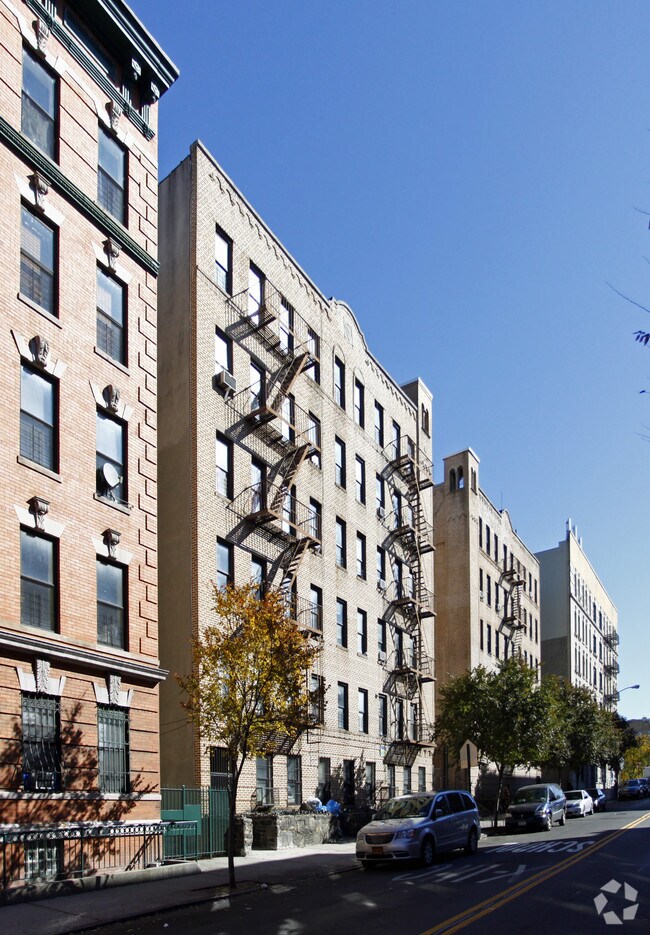 Building Photo - 615 E 168th St