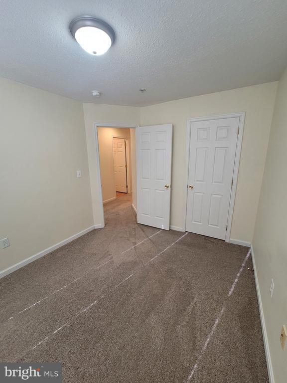 Building Photo - 303 Edelen Station Pl