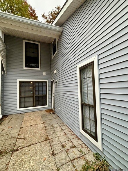 Building Photo - 5416 Heatherstone Dr