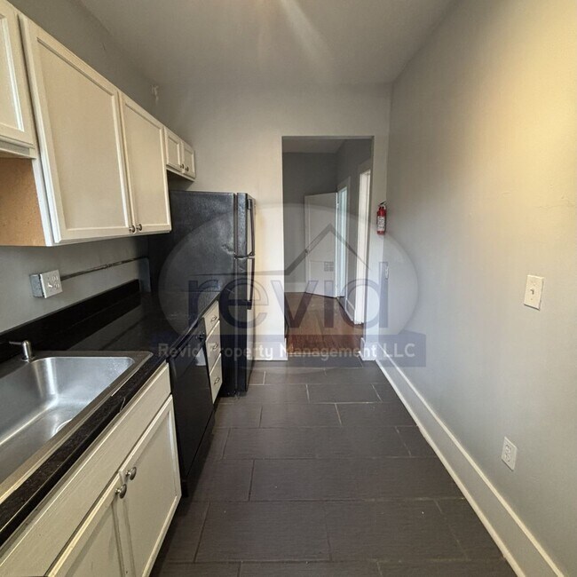 Building Photo - Move In Special! First Month Free!