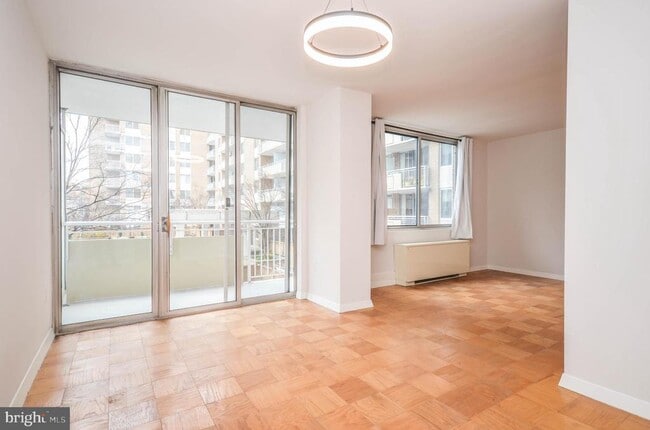 Building Photo - 3001 Veazey Terrace NW