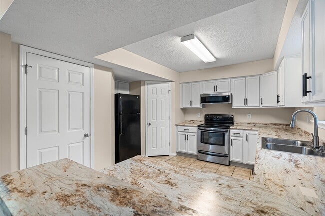 Building Photo - 57 Lake Shore Dr