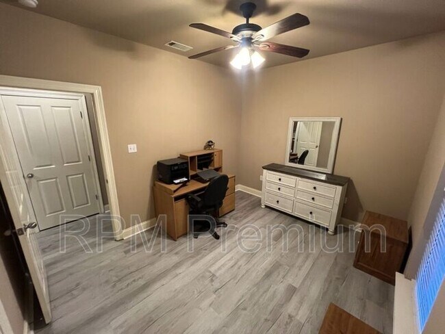 Building Photo - 4000 Mchugh Rd