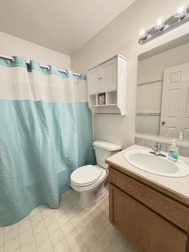 Building Photo - 2067 S Linda Vista Pl