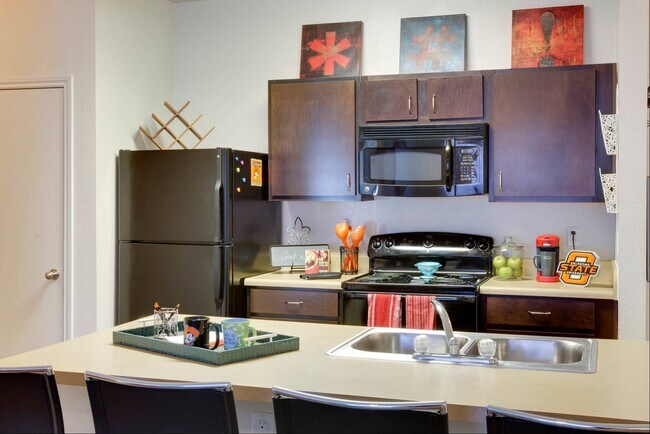 Building Photo - 251 W Miller Ave