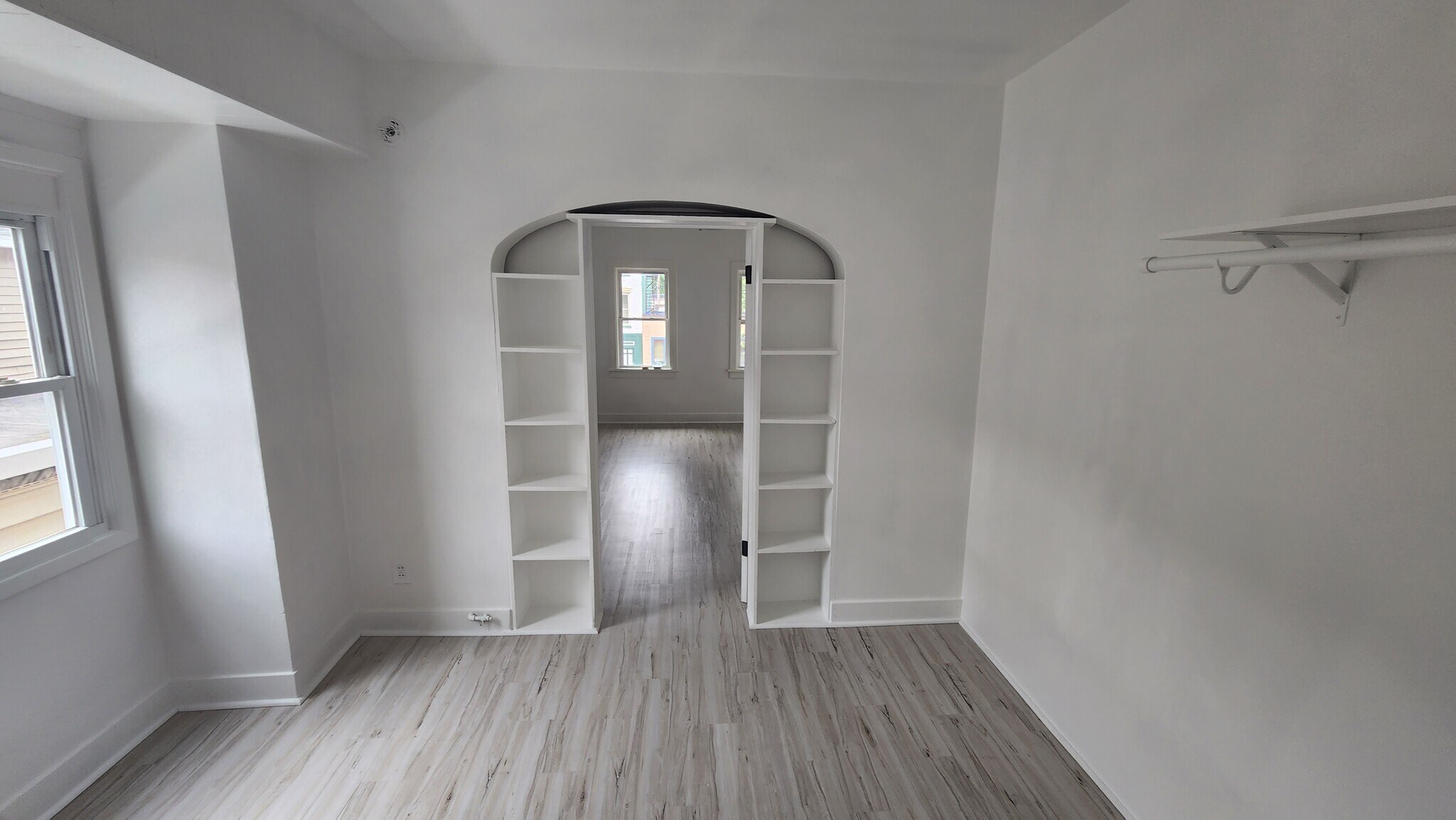 Building Photo - 42 W Main St