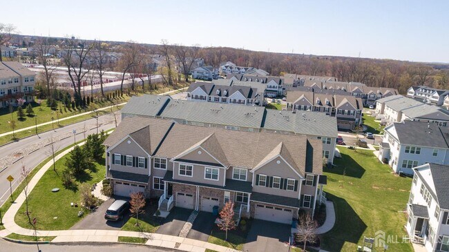 Building Photo - 4 Woodrose Ln