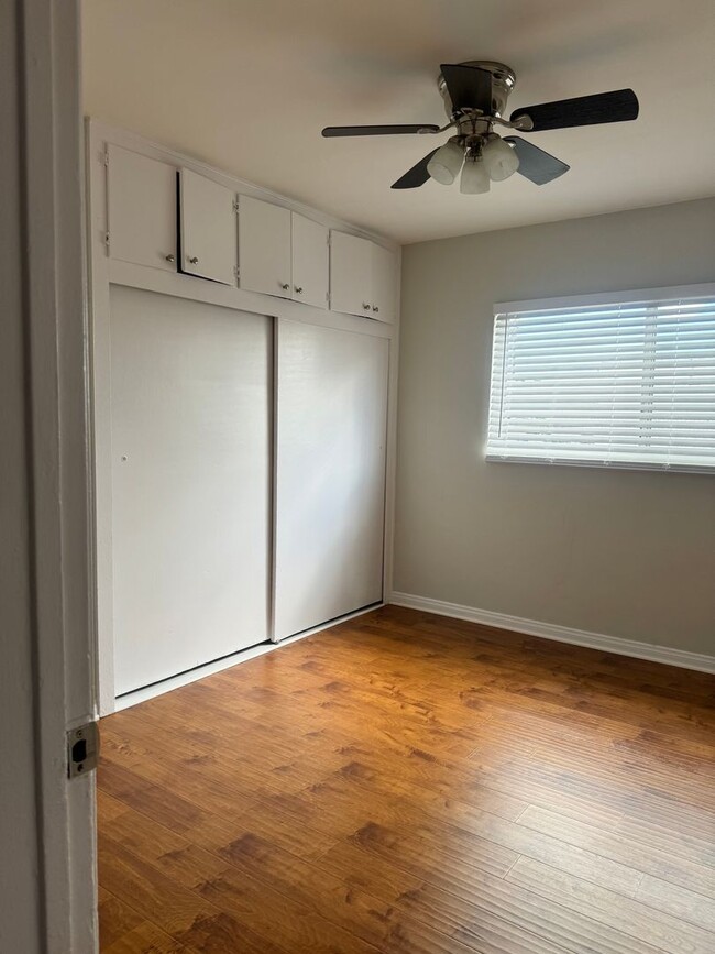 Building Photo - 1 BDRM, 1 BA WITH PARKING (PICTURES COMING...