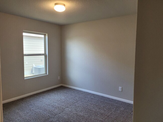 Building Photo - 1108 Riverwood