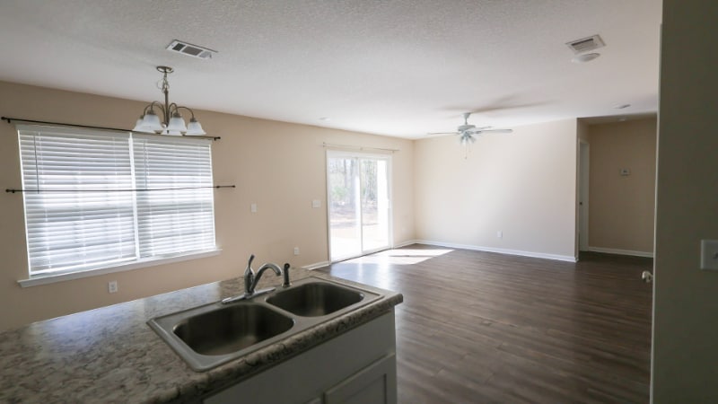 Building Photo - 123 Villa Rd