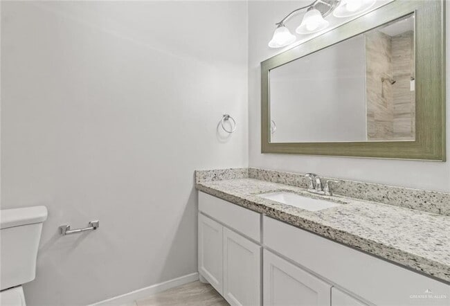 Building Photo - 512 Downing Ave