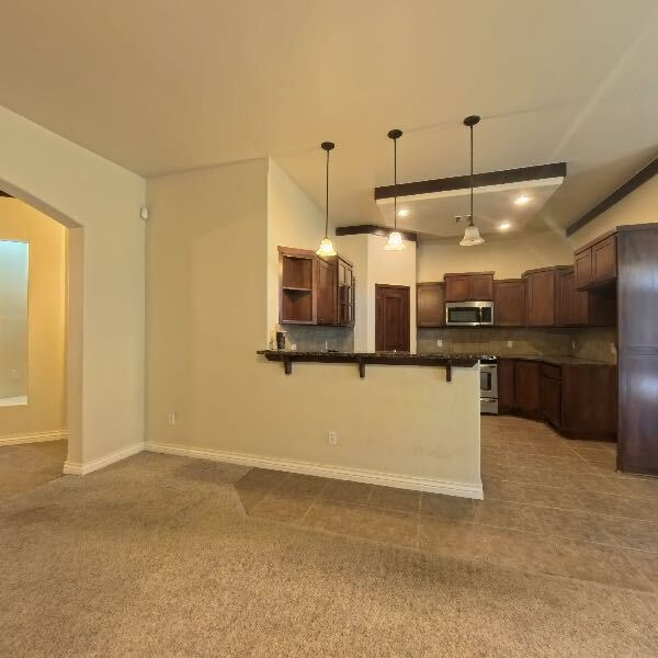 Building Photo - Stunning 3-Bedroom Home with Modern Amenities