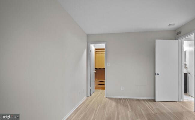 Building Photo - 1700 Ascot Way