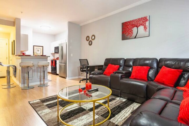 Building Photo - 2700 Pine Tree Rd NE