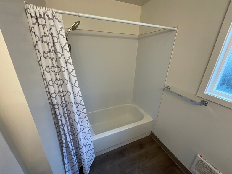 Building Photo - 935 N 85th St