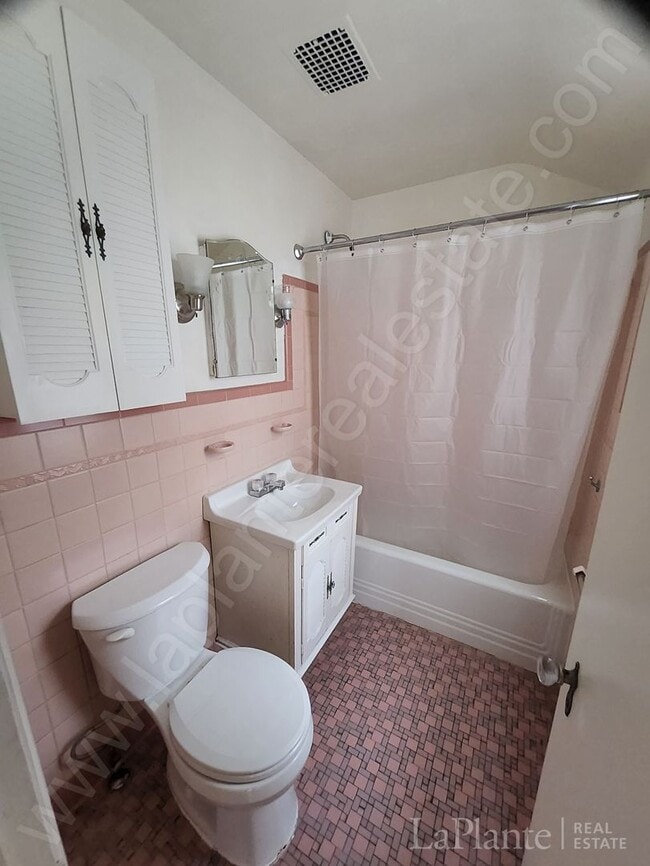 Building Photo - Beautiful 3 Bedroom Home for Rent