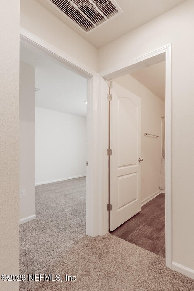 Building Photo - 2290 Willow Springs Dr